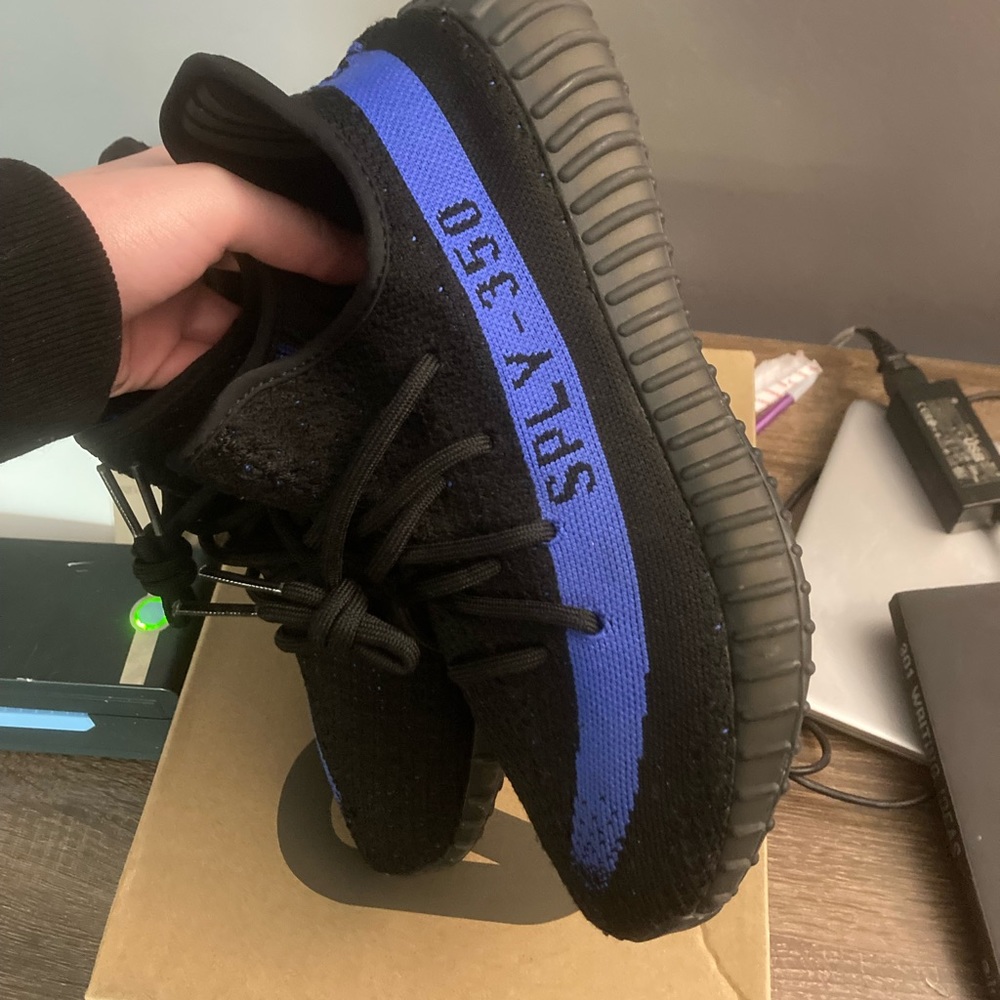 Yeezy boosts 350s size 8